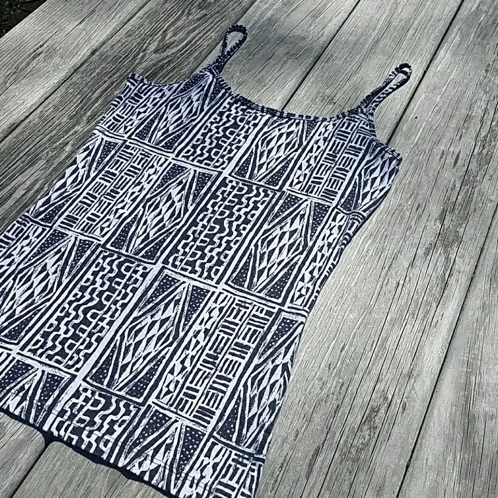 NOLLIE Black and White Tribal Print Tank
